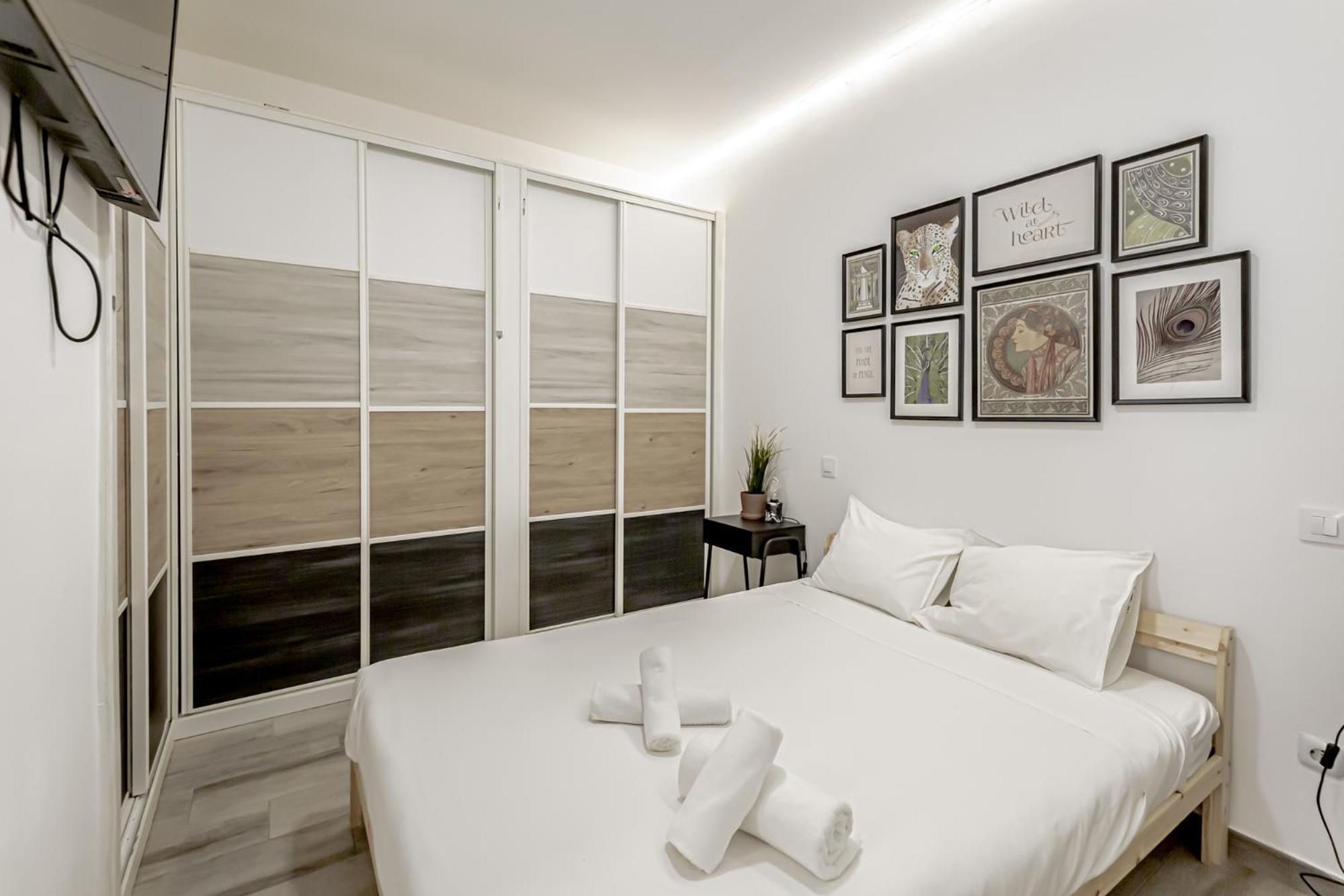 Apartamentos Tetuan Madrid Esterno foto